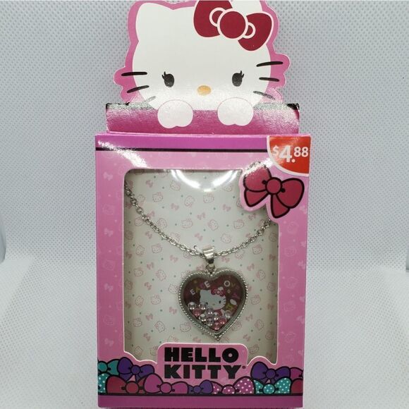 NWT Hello Kitty Heart Shaker Necklace - Picture 2 of 2